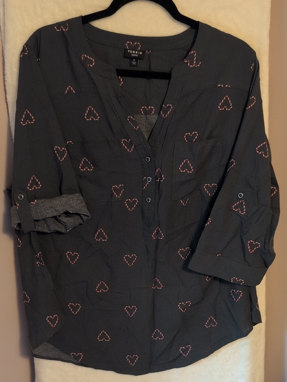 torrid Harper Tunic Charcoal Gray CandyCane Heart-Print Roll-Tab Blouse
